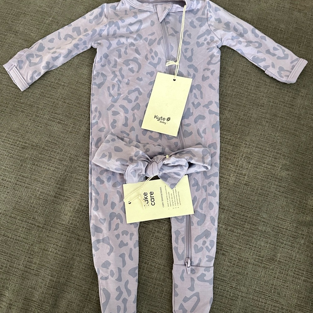 Kyte BABY Lavender Taro Leopard Zippered Footie 0-3M and Bow